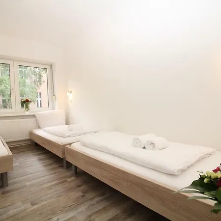 Tempelhof 3*