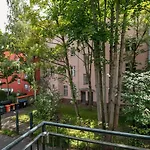 Tempelhof Aparthotel 3*