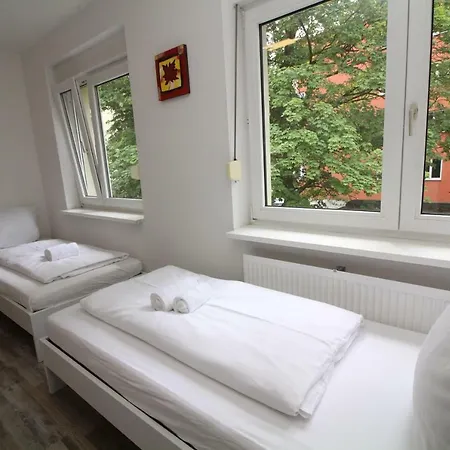 Tempelhof Hotel apartamentowy 3*