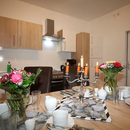 Tempelhof Hotel apartamentowy 3*