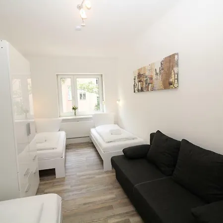 Tempelhof Apartahotel 3*