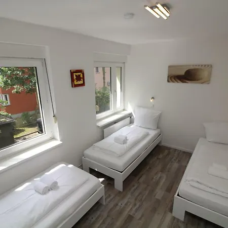 아파트먼트 템펠호프 3*